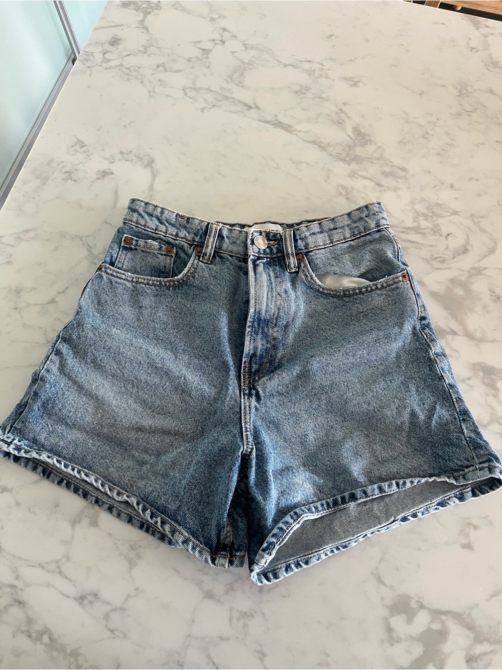 Zara High-Waist Denim Shorts - Light Blue - Picture 2 of 4